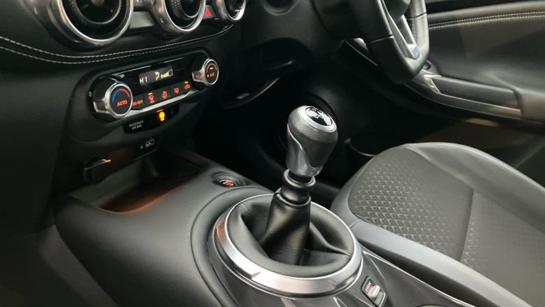 Nissan Juke 1.0 DiG-T 114 N-Connecta 5dr Petrol Hatchback